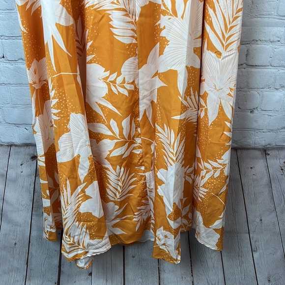 BloomChic Yellow Floral Surplice Ruffle Sleeve Midi Dress Plus Size 18/20 (2X) - Picture 7 of 7